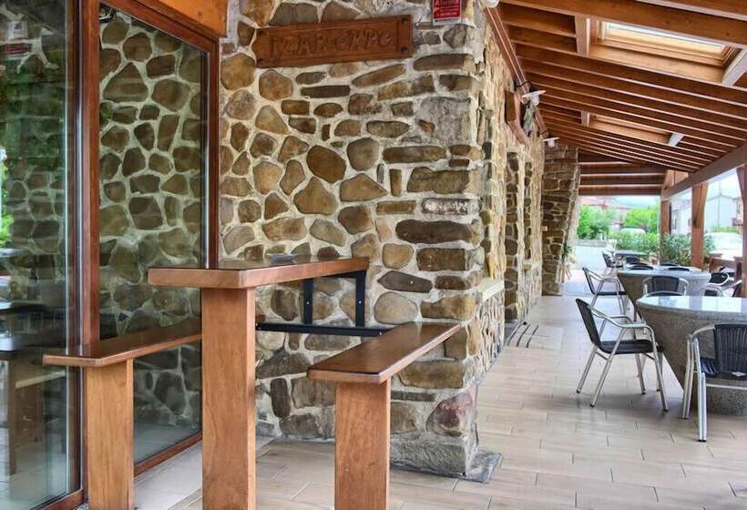 Hostal Izar Ondo