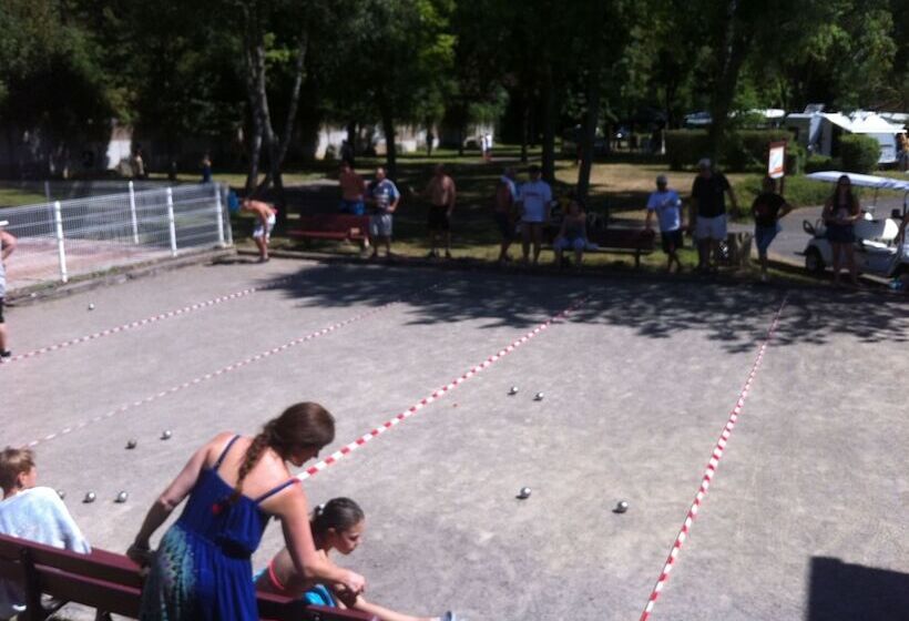 Отель Camping Les Lupins