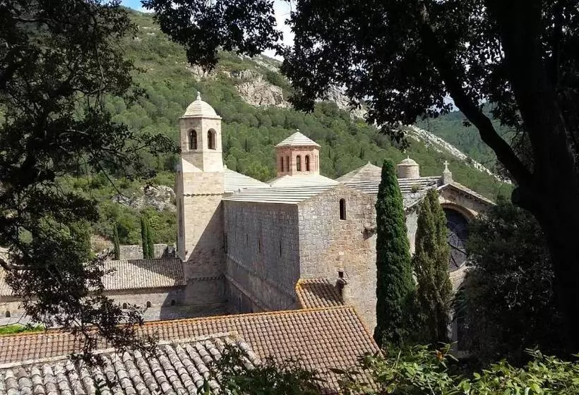 تختخواب و صبحانه La Sentinelle