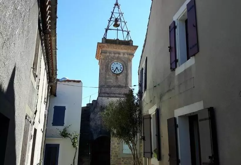 تختخواب و صبحانه La Sentinelle