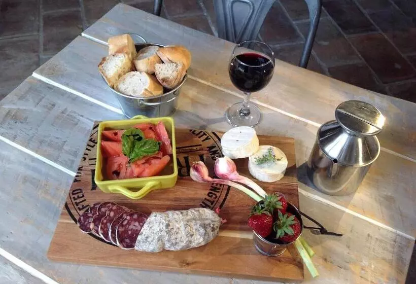 Aamiaismajoitus (B&B) Le Mas Des Brune