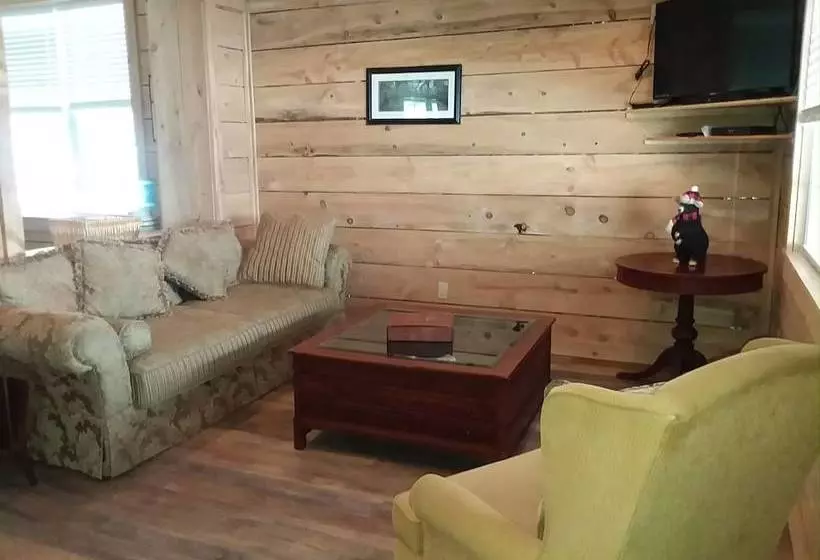 Chautauqua Hillcrest Inn