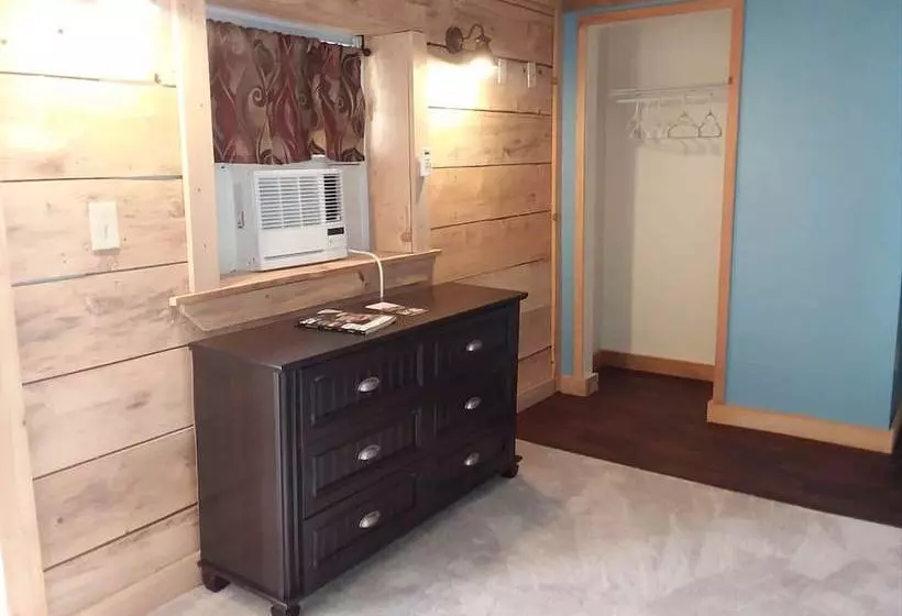 Chautauqua Hillcrest Inn