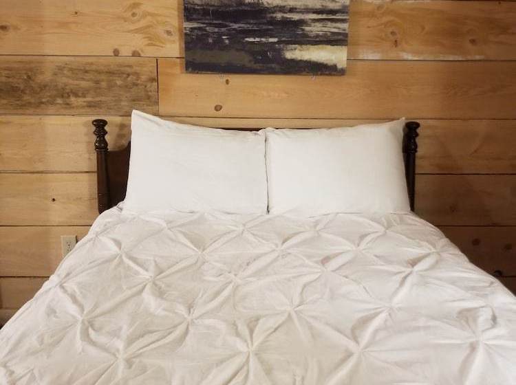 Chautauqua Hillcrest Inn