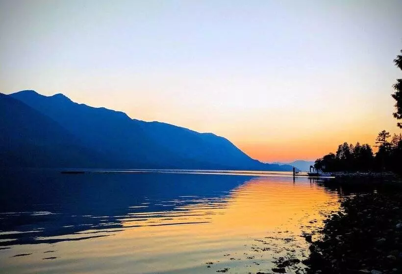 Aamiaismajoitus (B&B) Frigon Suite  Waterfront