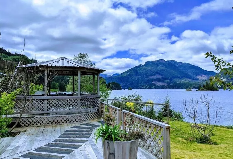 Aamiaismajoitus (B&B) Frigon Suite  Waterfront