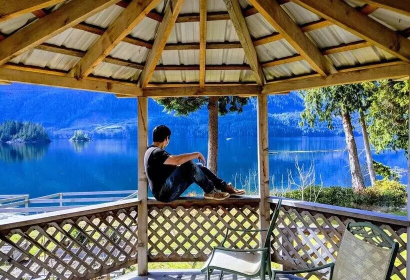 Aamiaismajoitus (B&B) Frigon Suite  Waterfront