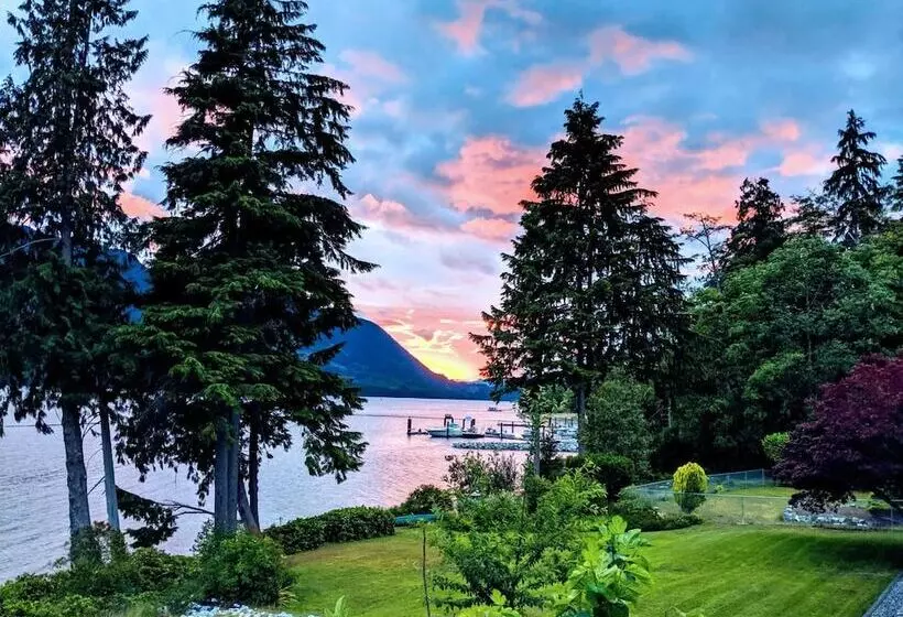 Aamiaismajoitus (B&B) Frigon Suite  Waterfront