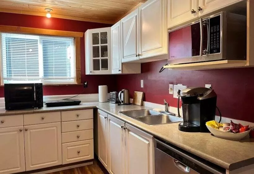 Aamiaismajoitus (B&B) Frigon Suite  Waterfront