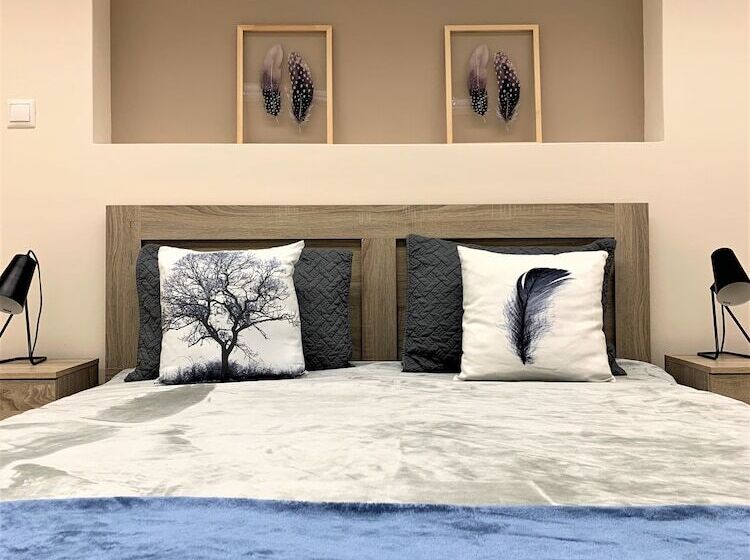 Gk Airport Suites   Free Shuttle