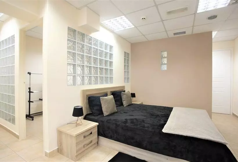 Gk Airport Suites   Free Shuttle