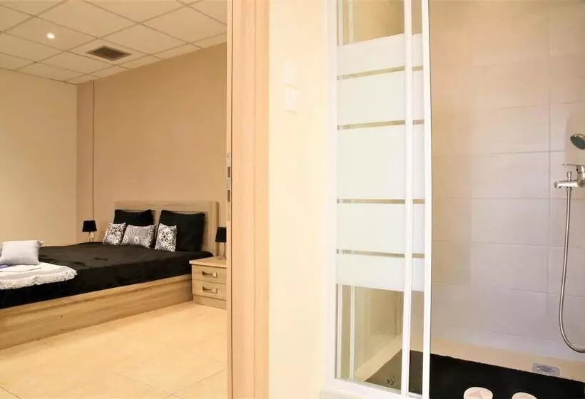 Gk Airport Suites   Free Shuttle