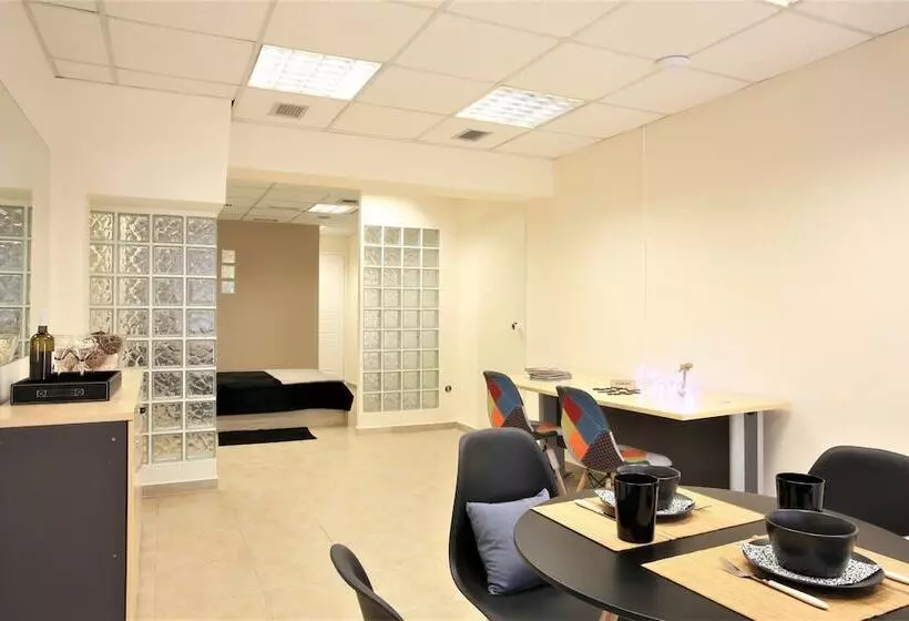 Gk Airport Suites   Free Shuttle