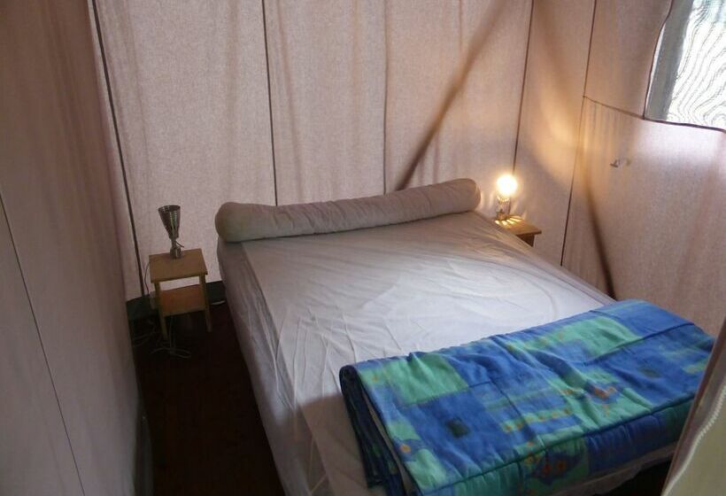 בית מלון כפרי Village Camping Les Vignes