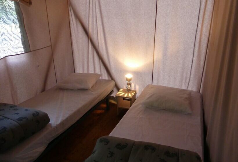 בית מלון כפרי Village Camping Les Vignes