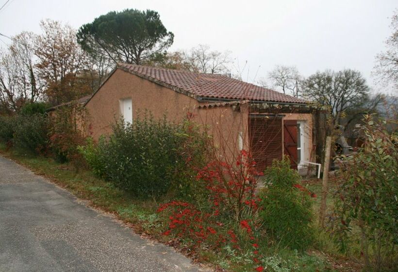 בית מלון כפרי Village Camping Les Vignes