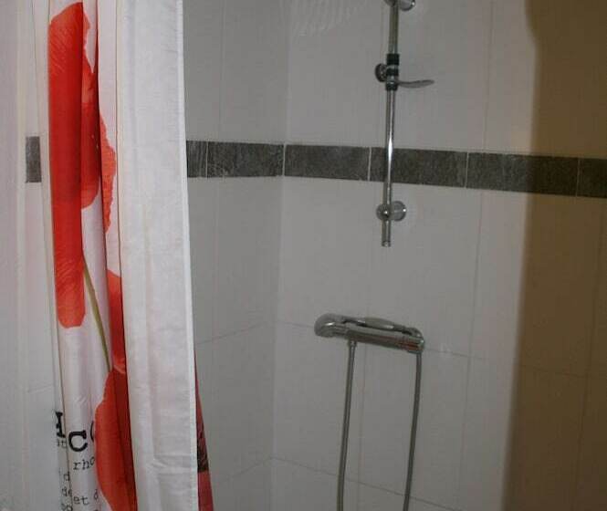 בית מלון כפרי Village Camping Les Vignes