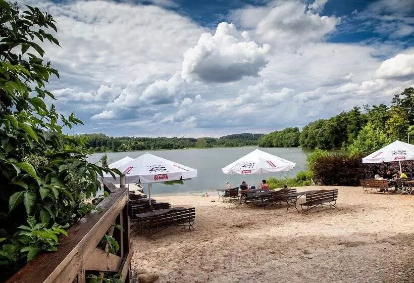 ホテル Dworek Wapionka