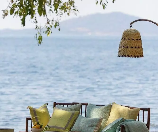 هتل Lukuba Island Lodge   East Africa Camps