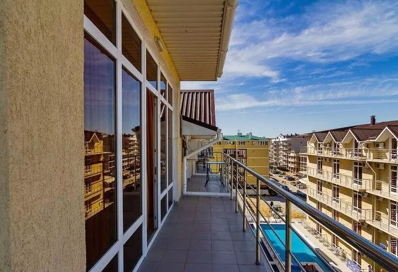 Hotelli Pansionat Vityazevo Family