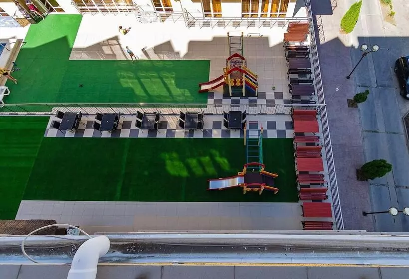 Hotelli Pansionat Vityazevo Family