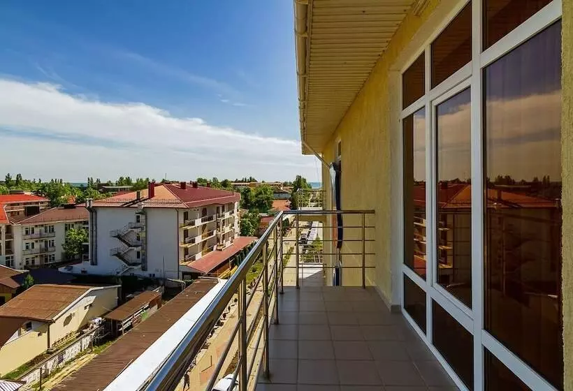 Hotelli Pansionat Vityazevo Family