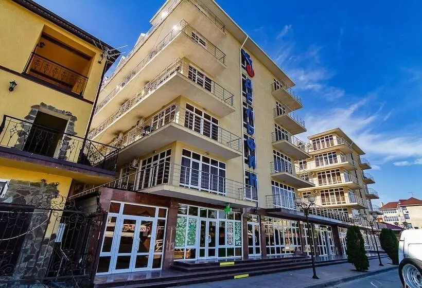 Hotelli Pansionat Vityazevo Family