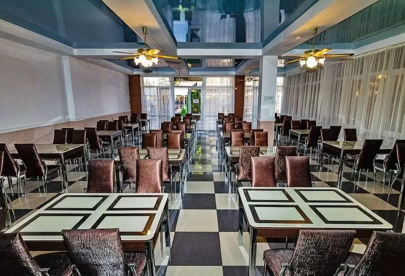 Hotelli Pansionat Vityazevo Family