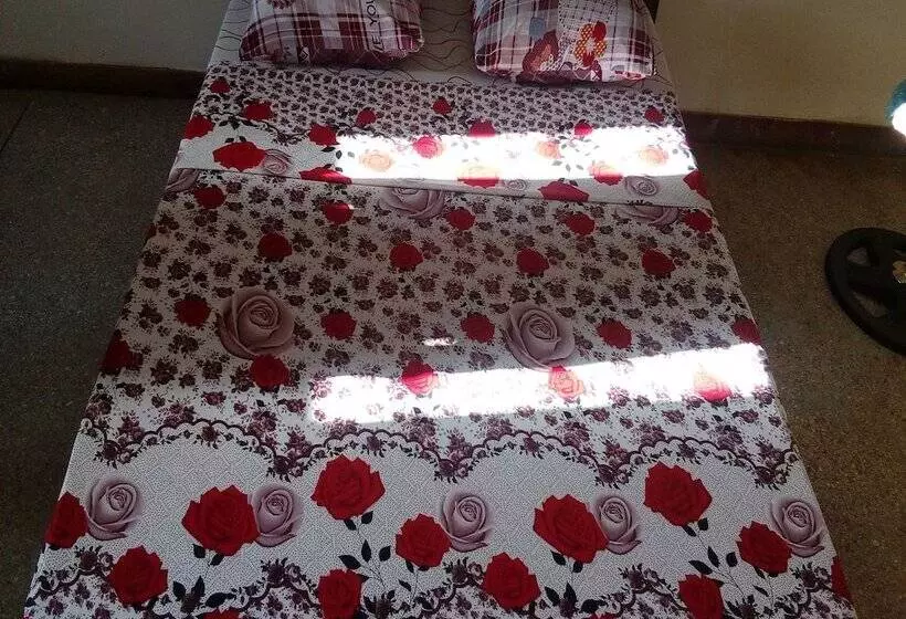 هتل Ti N Tia