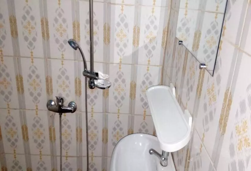 هتل Ti N Tia