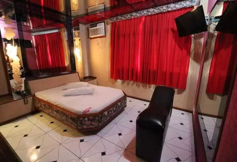 Motelli Lark   Adult Only