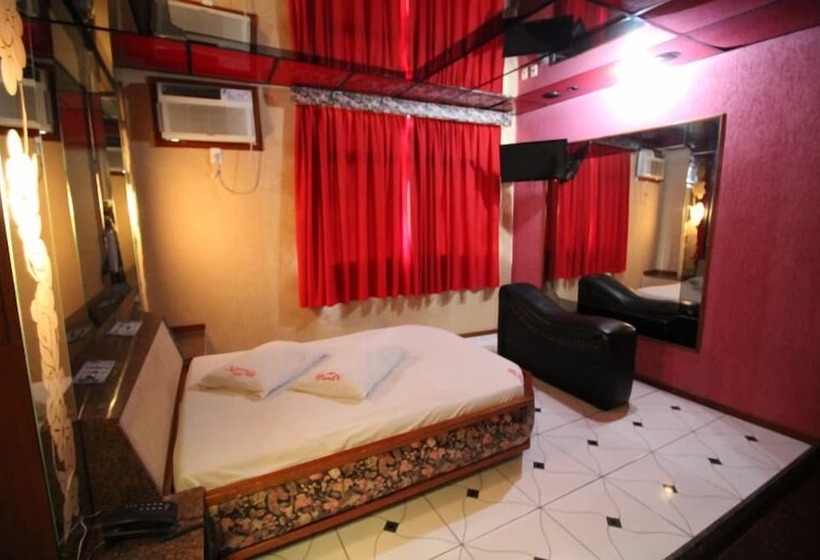 모텔 Lark   Adult Only