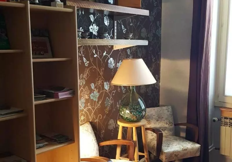 ペンション Aux Chambres Sussuriennes
