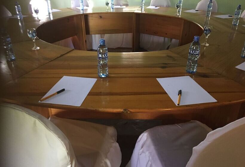 پانسیون Floriana Lodge