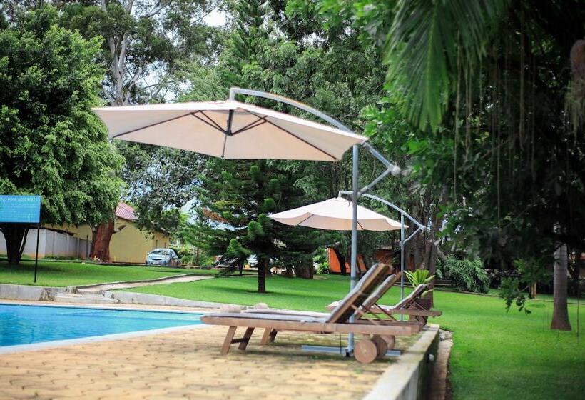 پانسیون Floriana Lodge