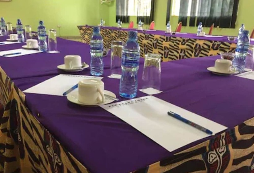 پانسیون Floriana Lodge