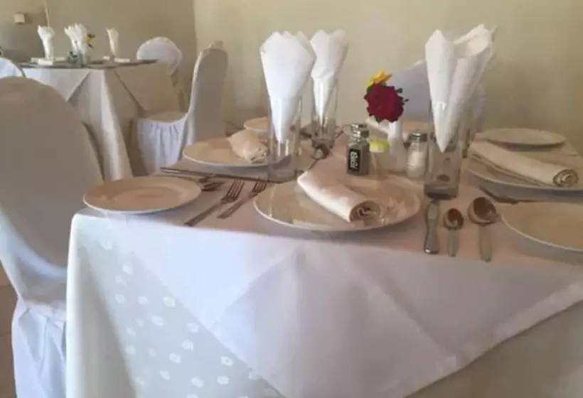 پانسیون Floriana Lodge