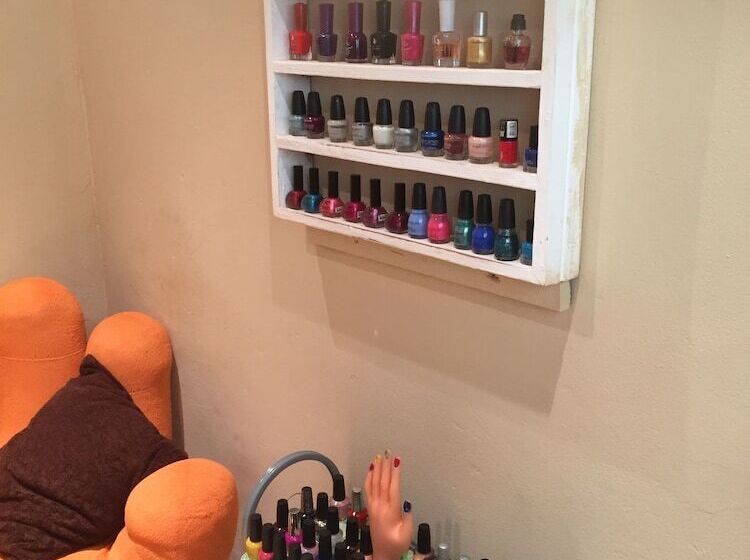 پانسیون Floriana Lodge