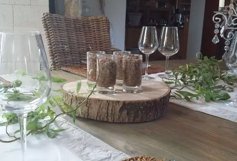 Majatalo Les 2 Gites Des Chambres De Capucine