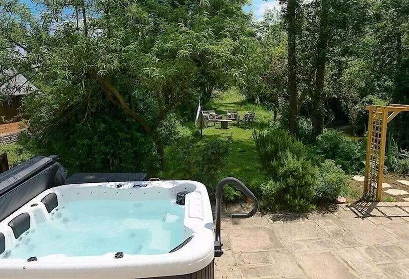 Majatalo Les 2 Gites Des Chambres De Capucine