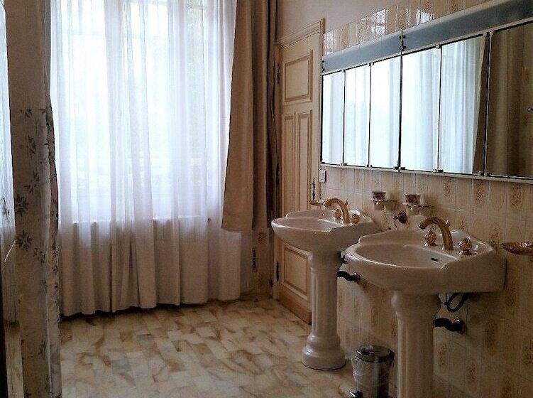 ペンション Maison Lalongère