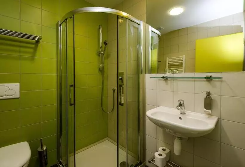 Majatalo Penzion Andula Friesovy Boudy