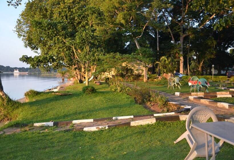 Ssese Islands Beach Hotel Hostel