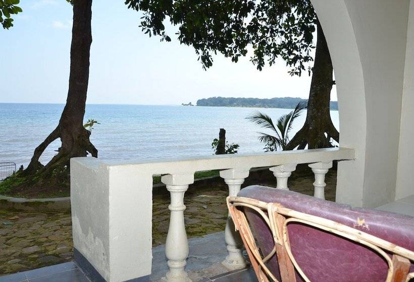 Ssese Islands Beach Hotel Hostel