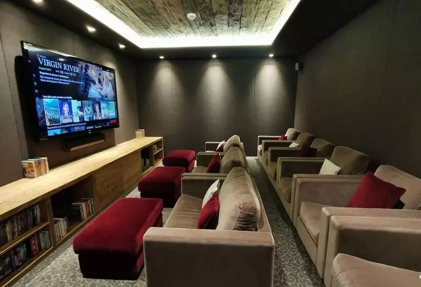 ホテル De Rougemont & Spa