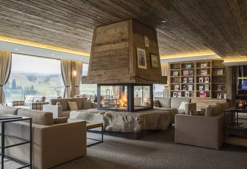 ホテル De Rougemont & Spa