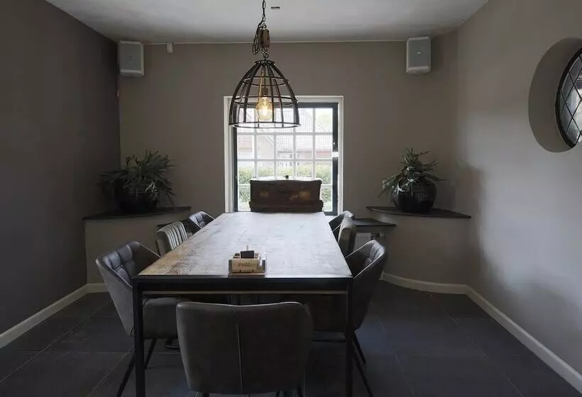 Hotelli Herberg De Witte Olifant