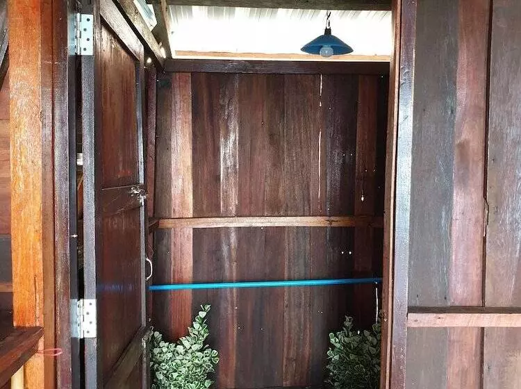 ホテル Hug House