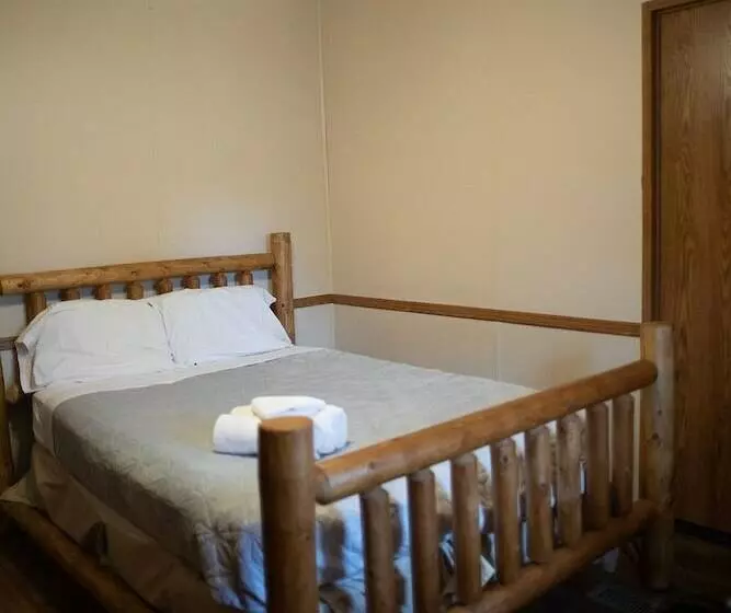 Hotelli Pere Marquette River Koa Campground