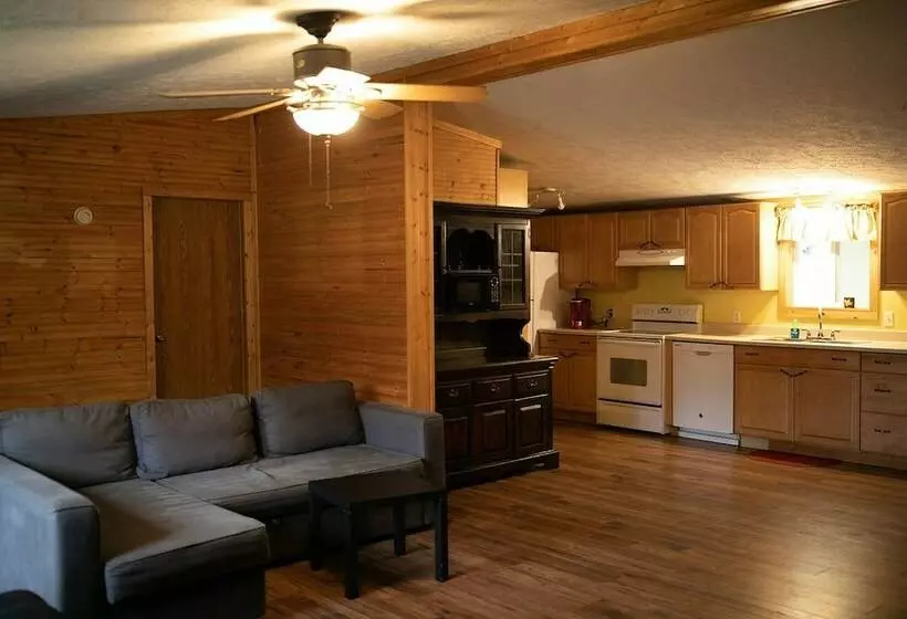 Hotelli Pere Marquette River Koa Campground